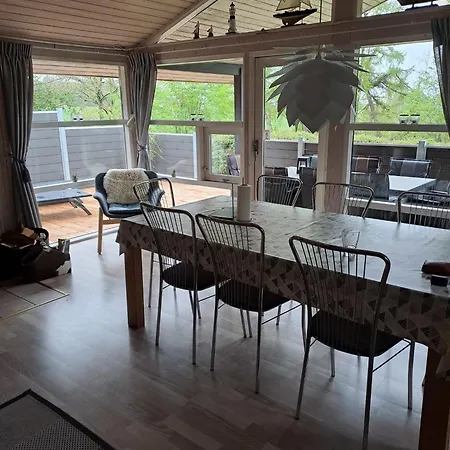 Cozy Summer House And Annex In Tranquility بيت للعطل
