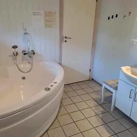 بيت للعطل Cozy Summer House And Annex In Tranquility Glesborg